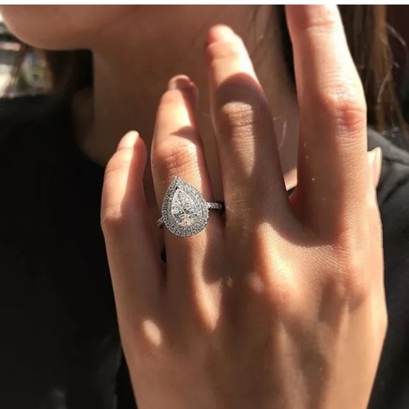 Gorgeous Pear Cut White Sapphire Women 925 Silver - Picture 2 of 3